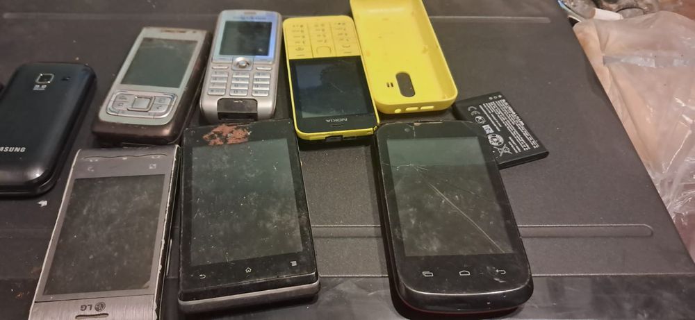 Telefony komórkowe mix