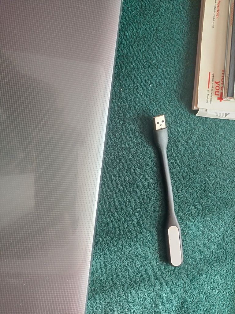 Toshiba laptop 17,3 " win 10