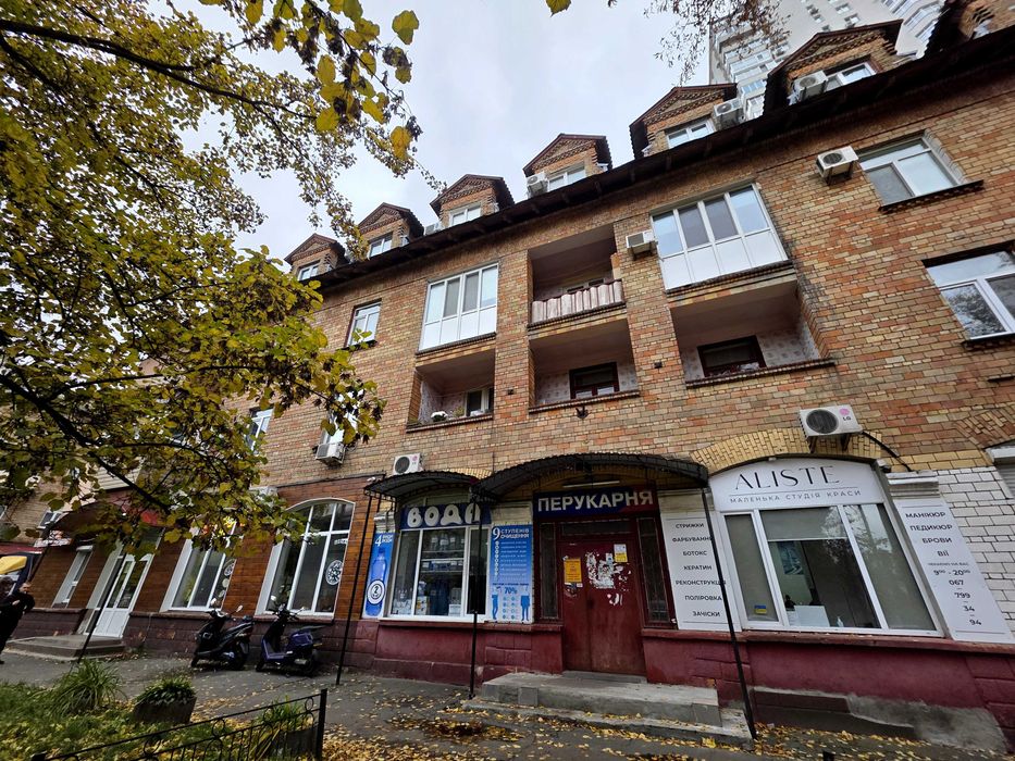 Продам кімнату у гуртожитку, Освіти 18, поруч КНУБА