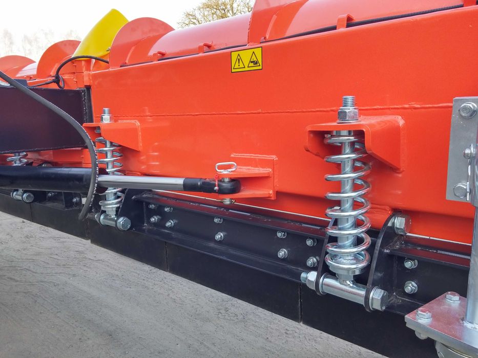 Pług śnieżny strzałkowy 280cm.Spych śniegu nowy 2.8m dostęp. od ręki