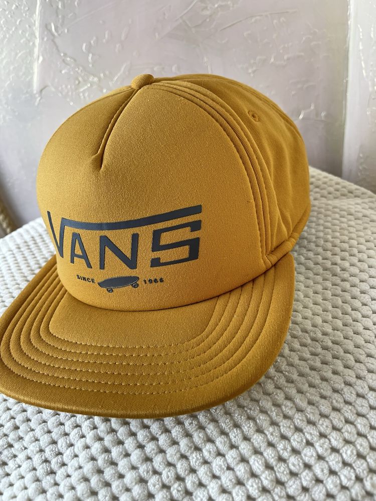 Jockey Vans — яскравий акцент у твоєму образі
