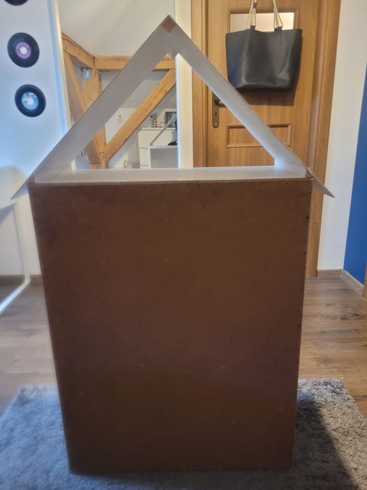 Duży domek dla lalek na Święta