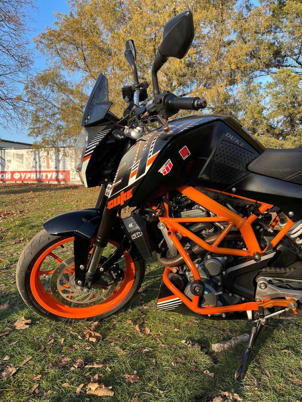 Мотоцикл KTM Duke 390