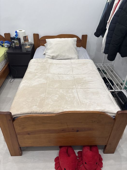 2 camas iguais madeira maciça