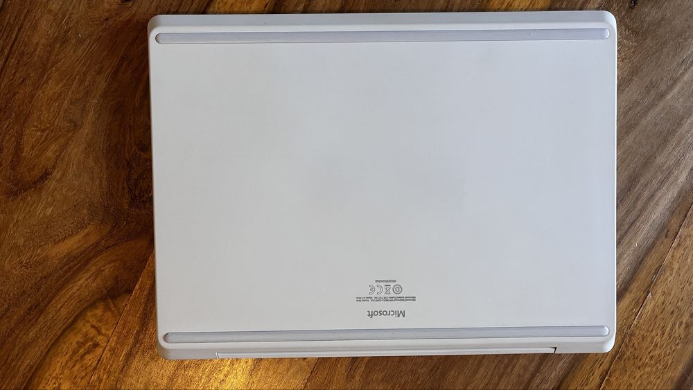 Microsoft Surface Laptop Go i5/8GB/256 – idealny