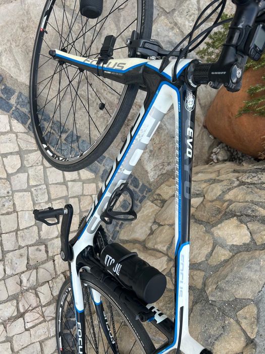 Bicicleta focus cayo carbono