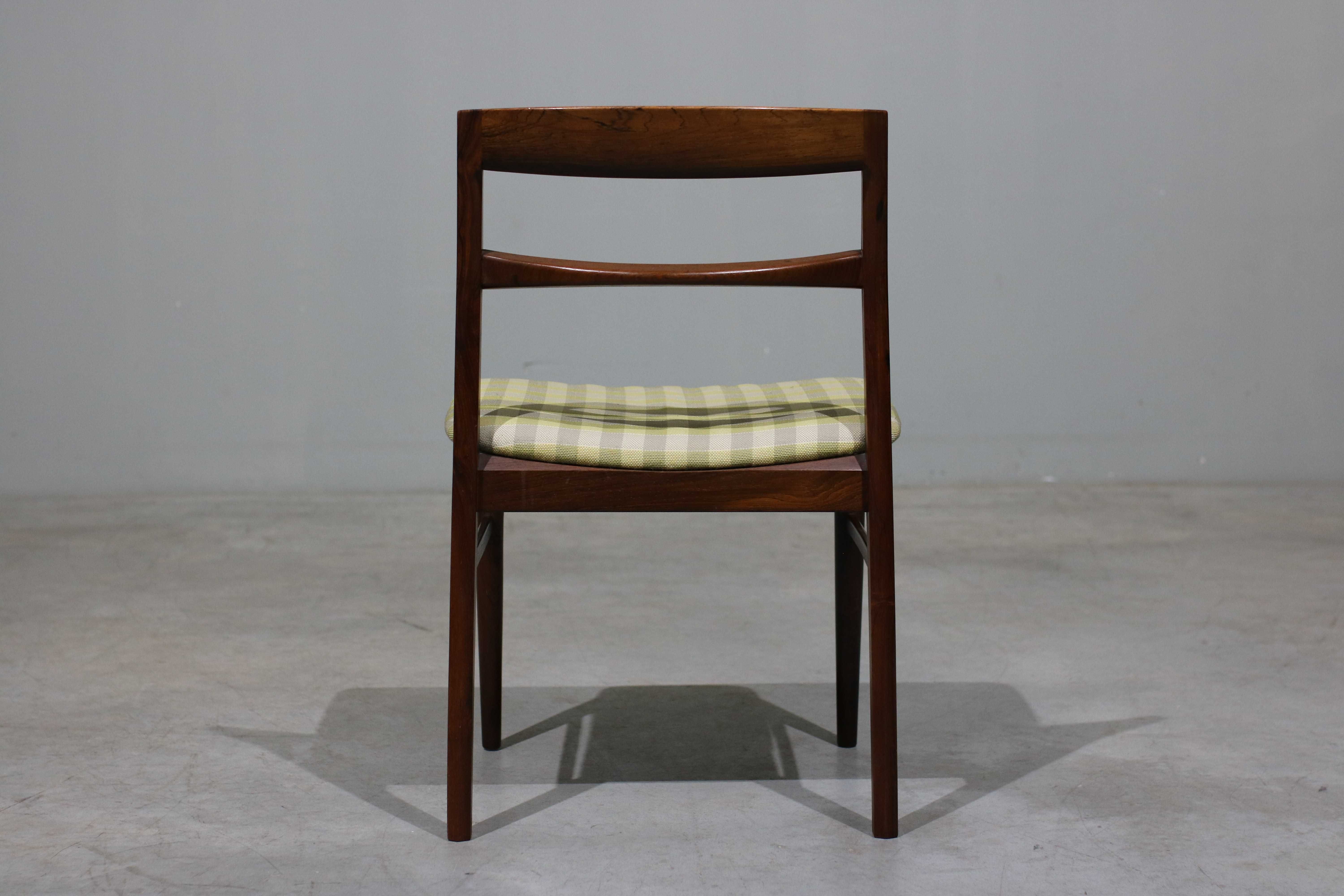 Conjunto de 4 cadeiras Henning Kjaernulf em pau santo | Design Nórdico