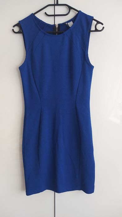 Sukienka ołówkowa HM