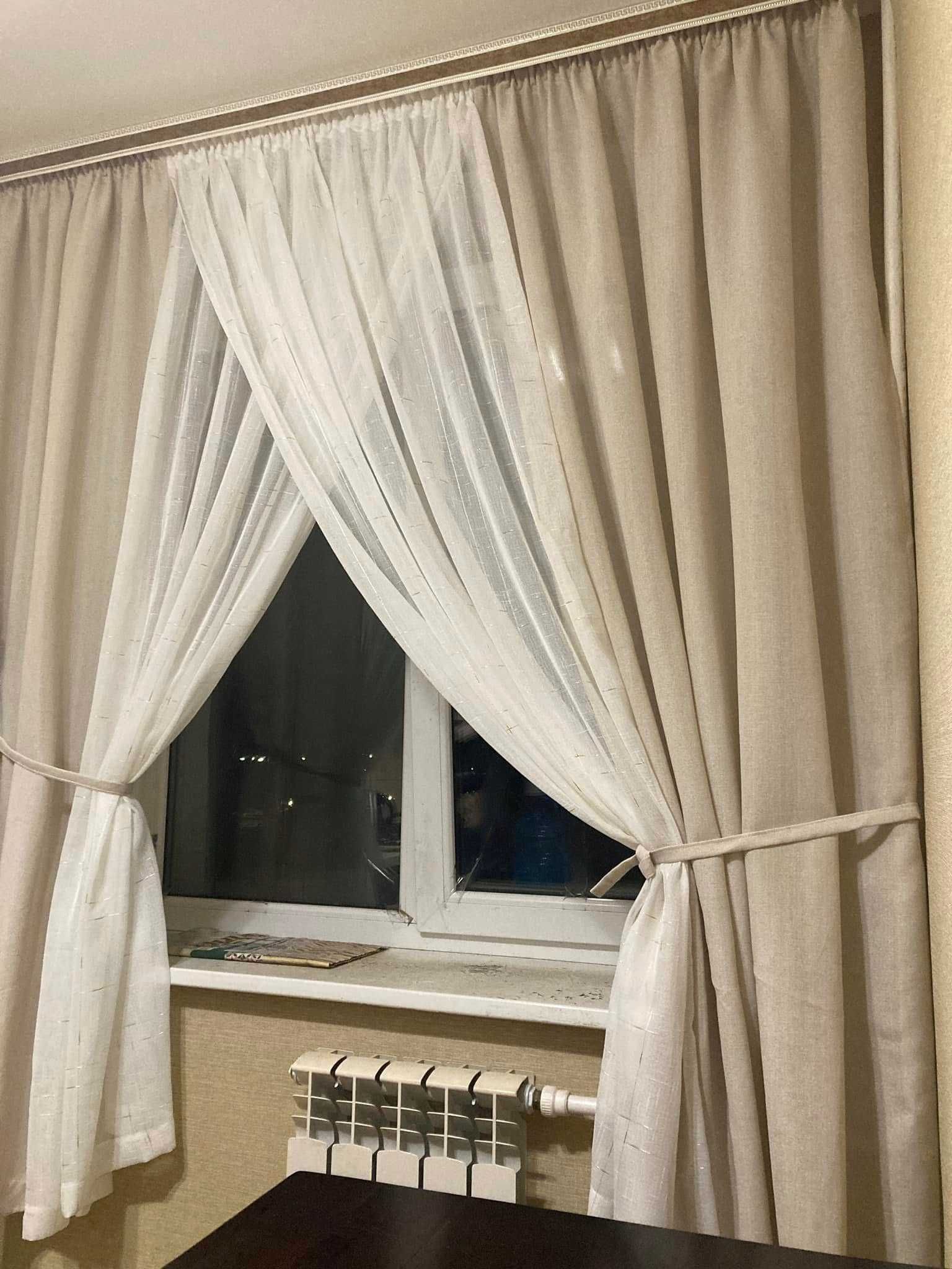 Кухонна штора з льону з підхватами