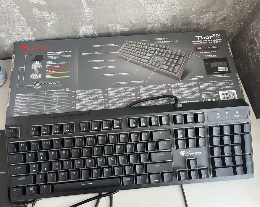 Клавіатура