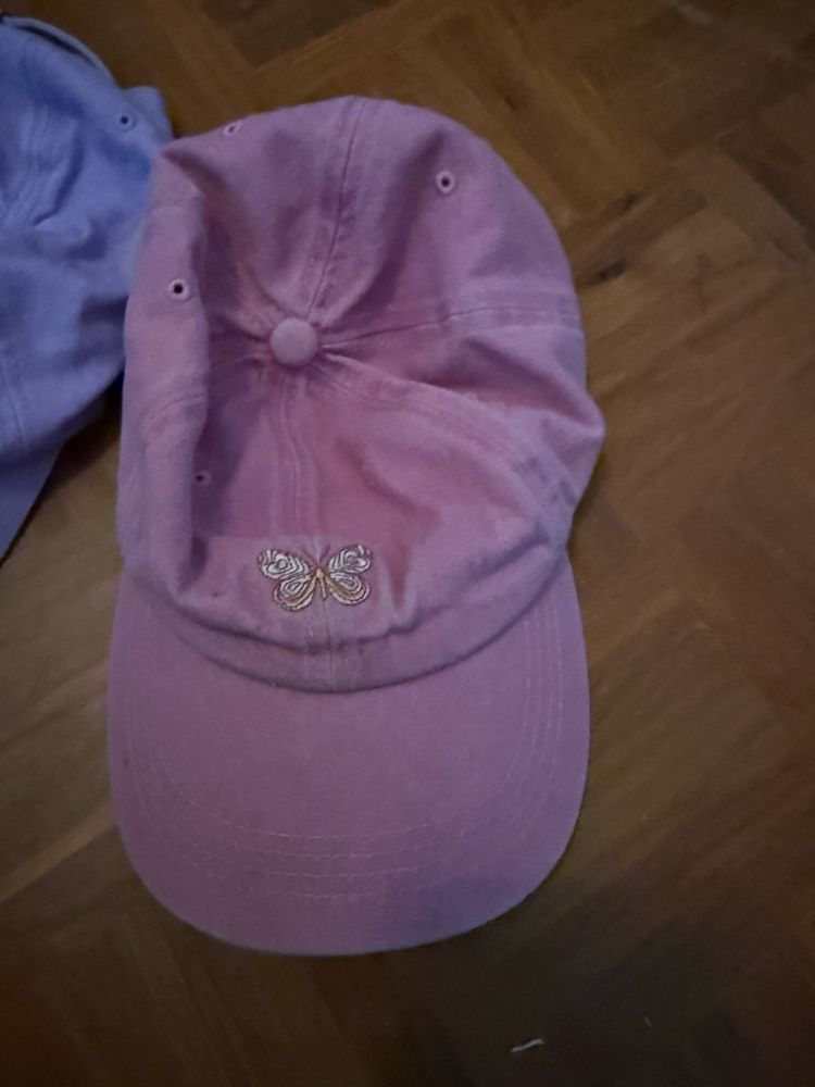 Chapeis diferentes cores