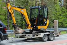Zestaw minikoparka JCB 8026CTS/2021r/1756mth + Przyczepka INDESPENSION