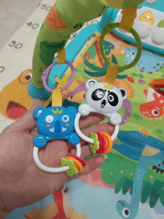 Розвиваючий килимок.