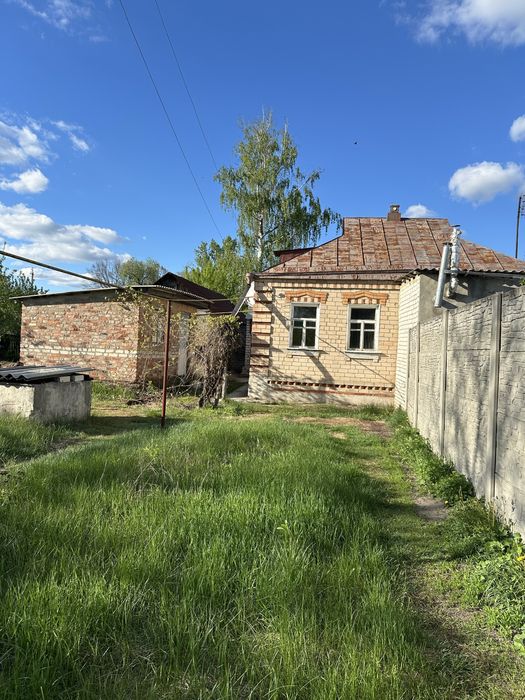 Продам! 1/2 частину  будинку у Подворках