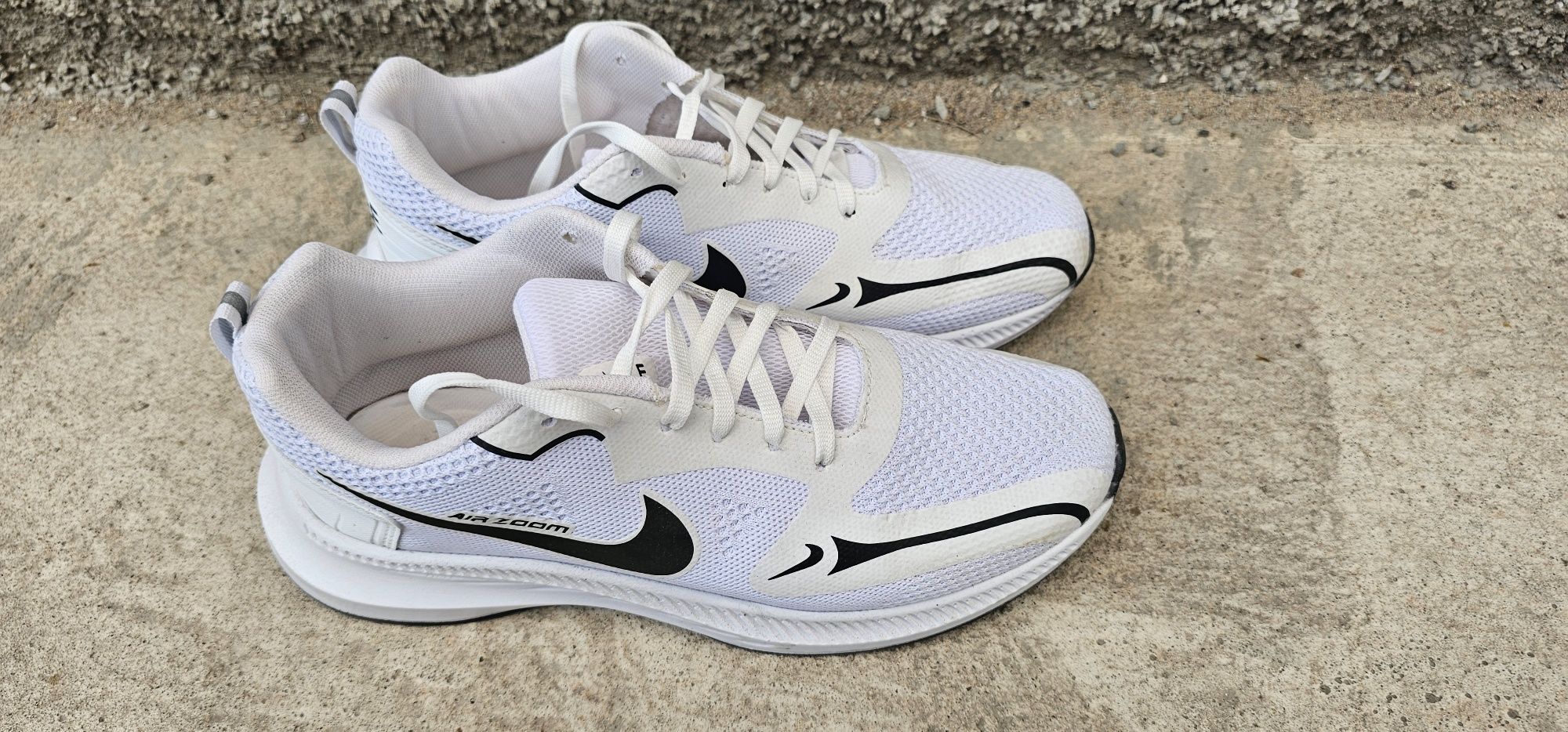Кросівки Nike Air Zoom, ідеальний стан