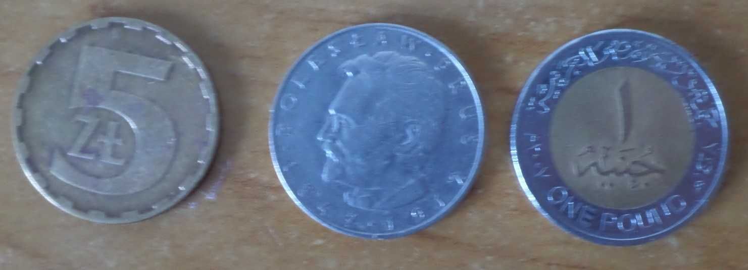 Sześć starych monet.