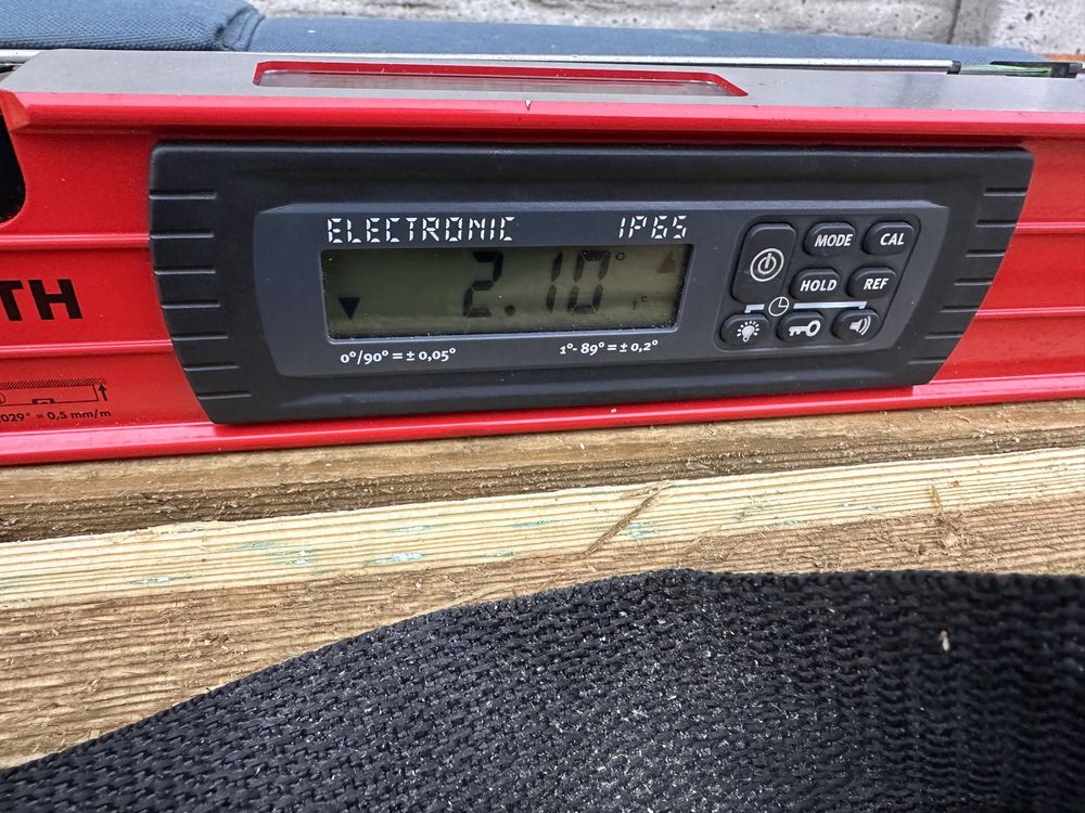 Elektroniczna poziomica cyfrowa Wurth magnetyczna