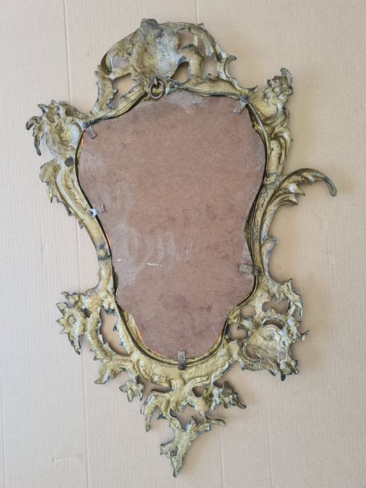 Espelho vintage, moldura em metal