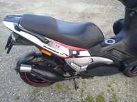 Skuter gilera runner