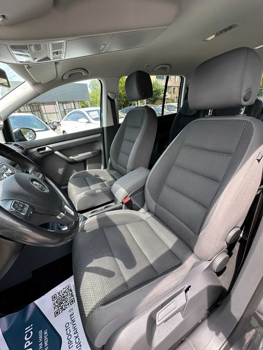 Продам Volkswagen Touran  2013 рік можлива розстрочка,кредит,обмін!