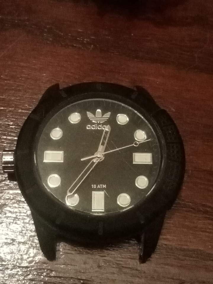 Relógio Adidas ,sem bracelete