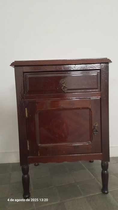 Mesinhas de cabeceiras antigas vintage