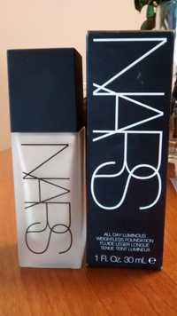 Nars All Day Luminous Weightless podkład do twarzy