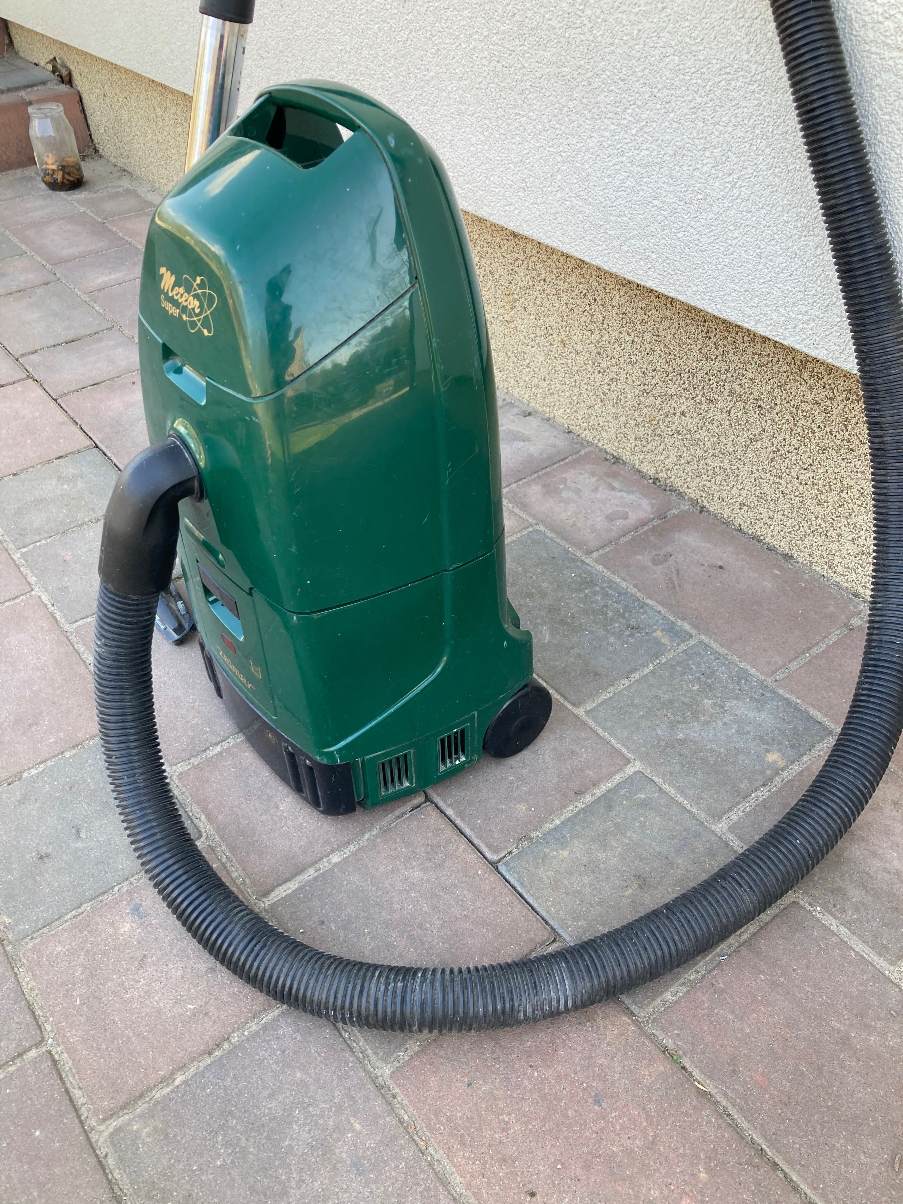Odkurzacz Zelmer typ 1025.5 Meteor Super microfilter 700W