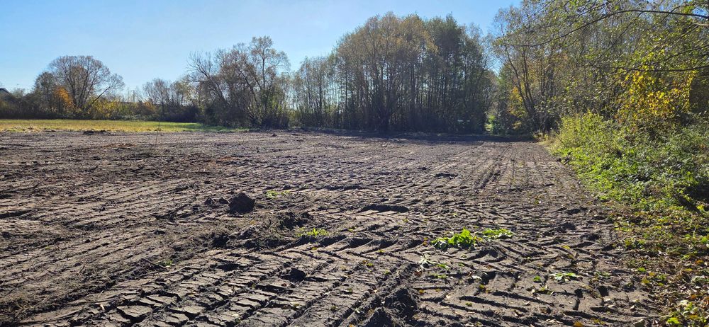 2547 m2 - działka budowlana w Husince gm. Biała Podlaska (dom + staw)