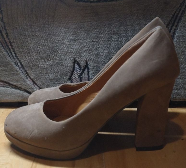 Buty na wysokim obcasie