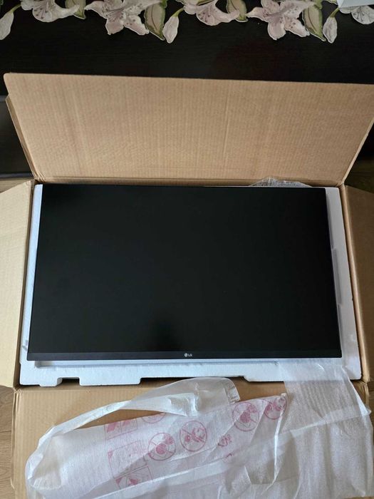 Monitor LG 32UN880-B 4K