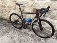 Bicicleta Scott addict 30 
Bicicleta usada de estrada Scott Addict, qu