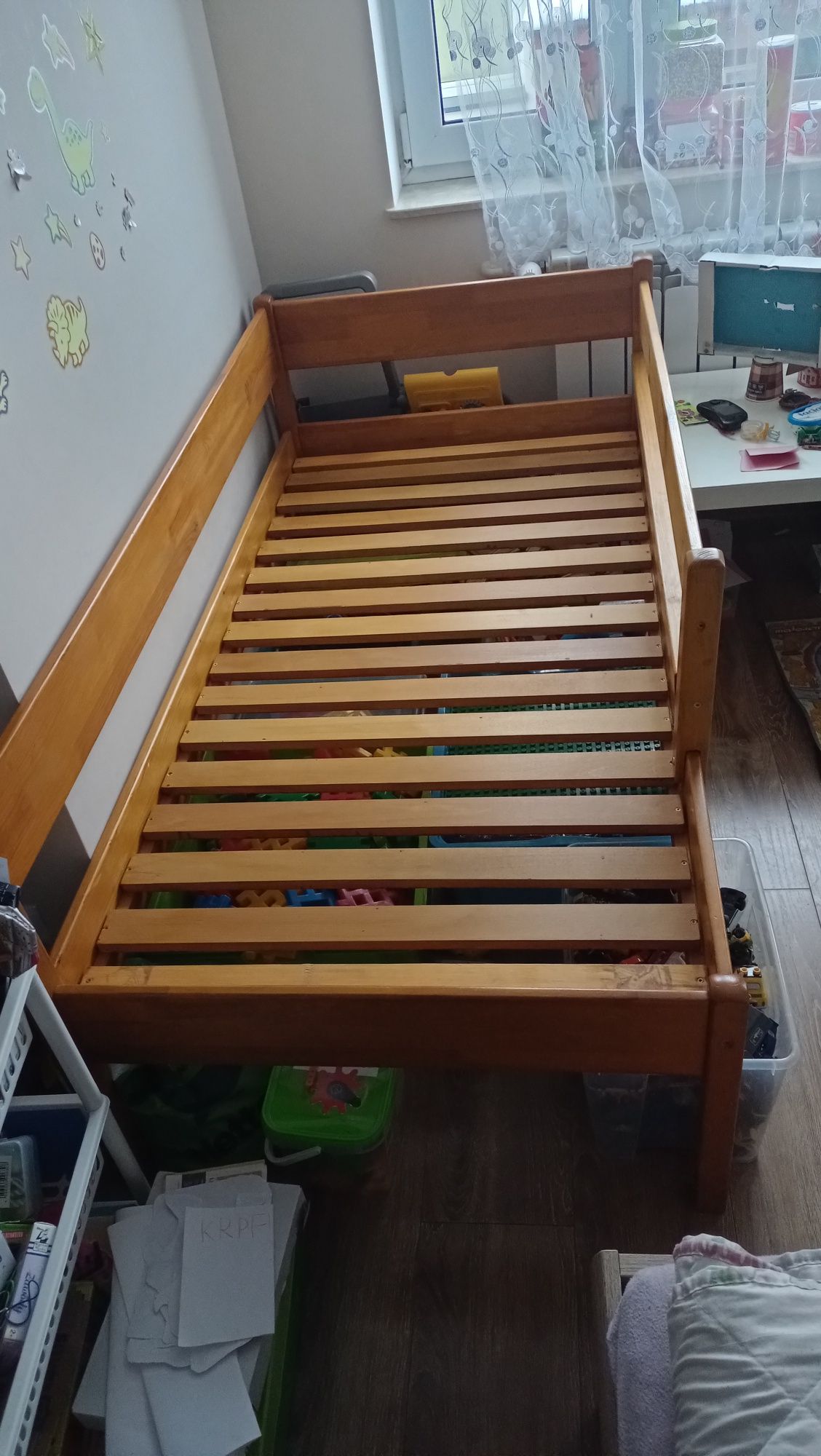 Łóżko drewniane dla dziecka