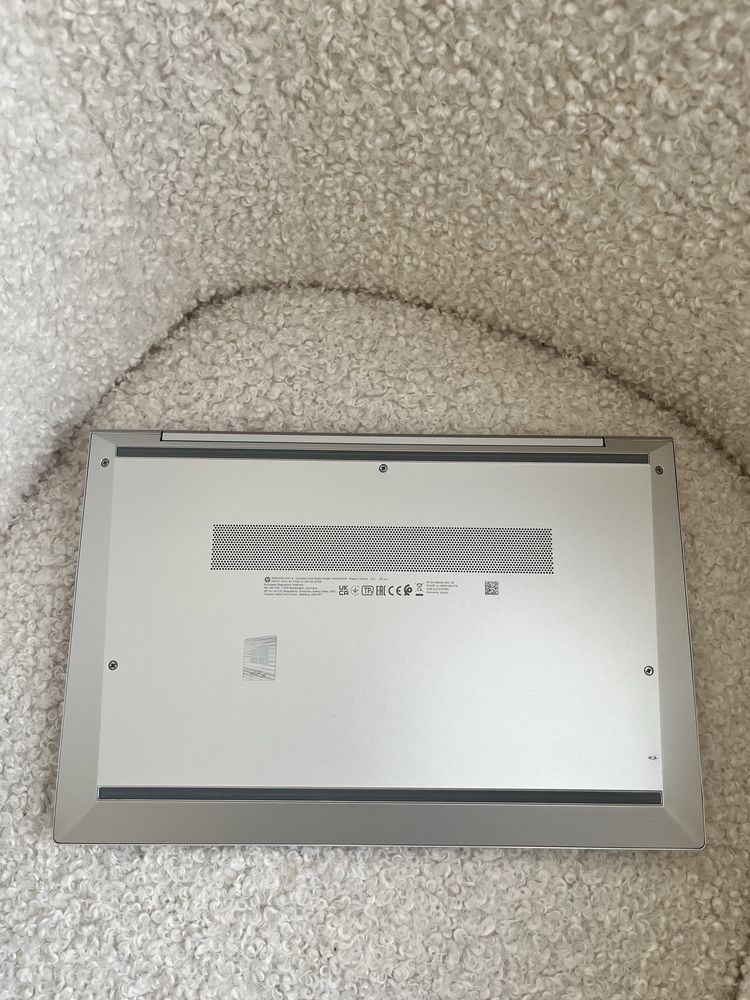 Hp elitebook 840 g8 i5-1145g7 16ram 14”FHDips