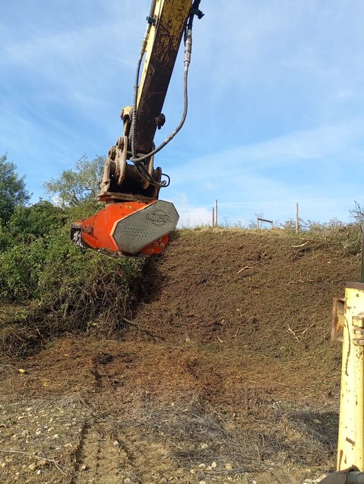 Triturador destroçador giratória