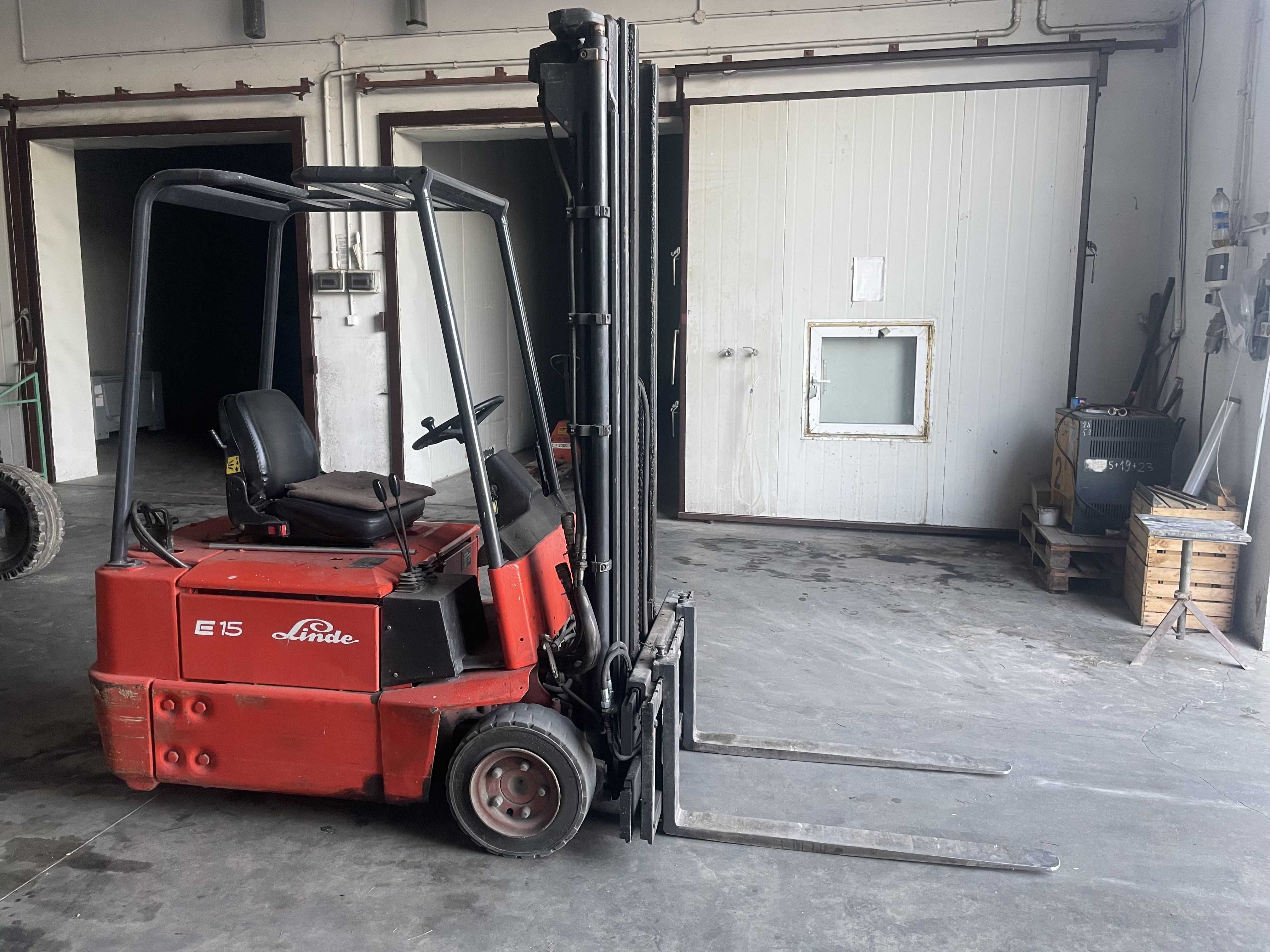Wózek widłowy Linde e15