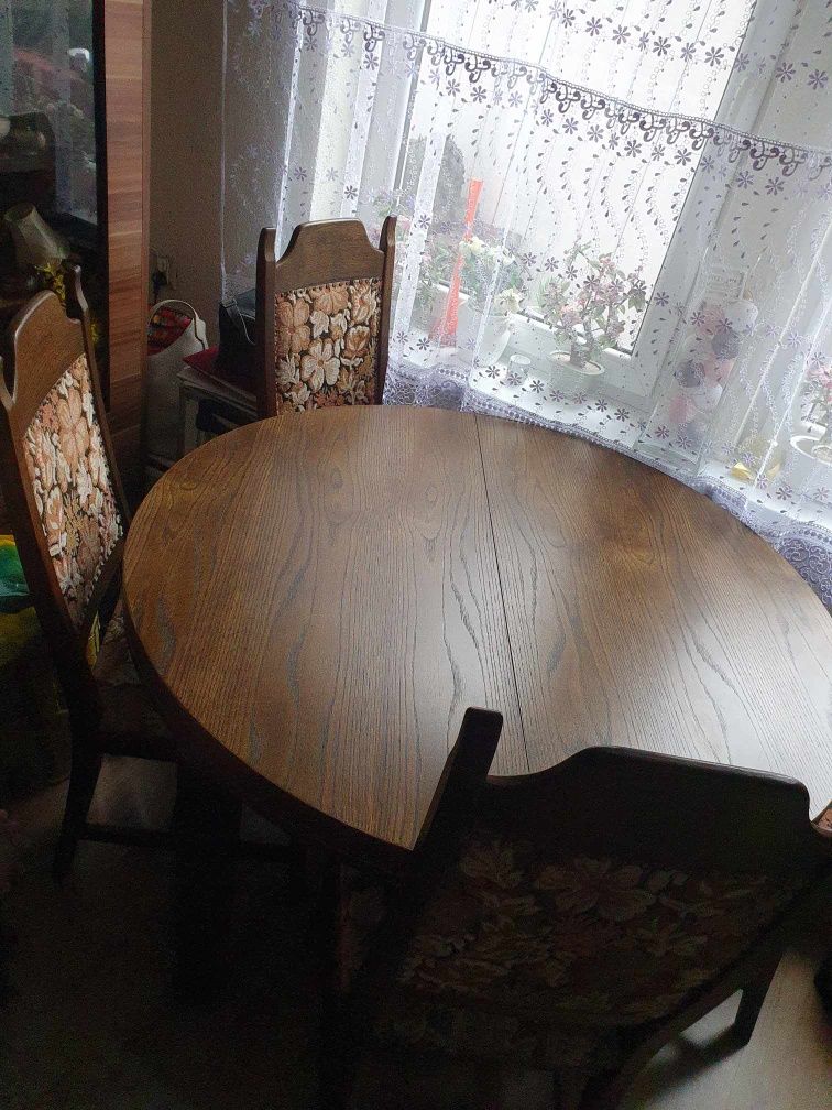 Stół owalny z krzesłami 4 sztuki