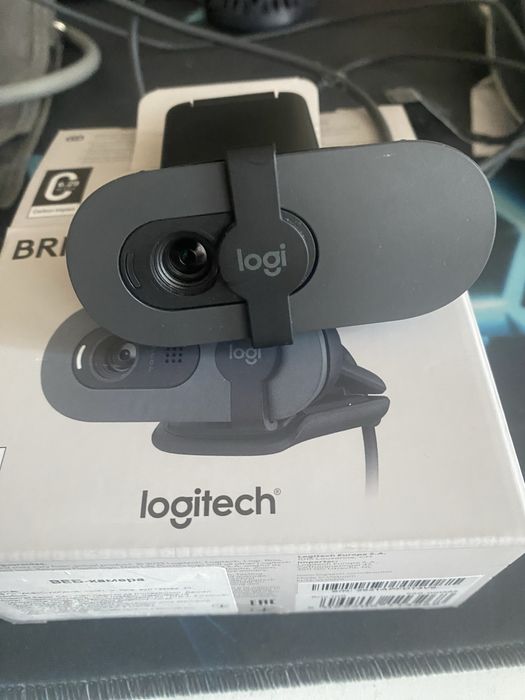 Веб камера logitech Brio 100