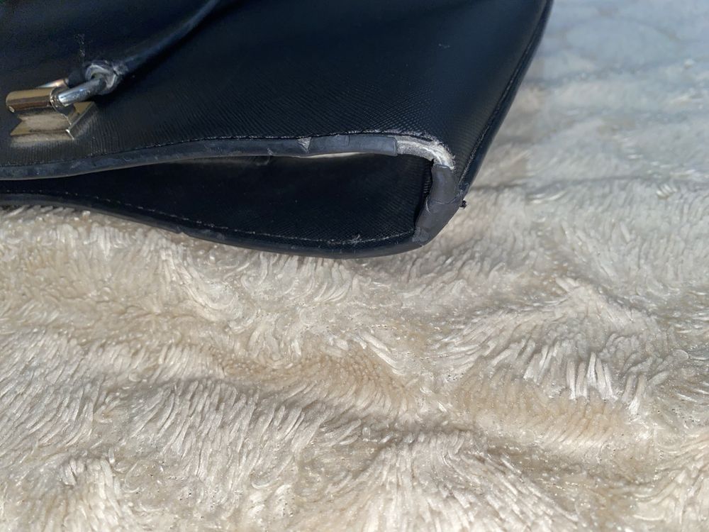Продам сумку Guess 800 грн є торг
