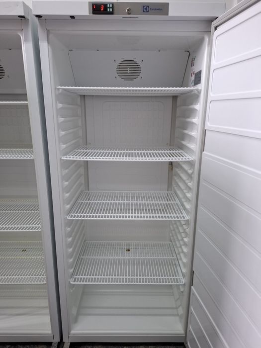 Професійні холодильні камери на 400л.