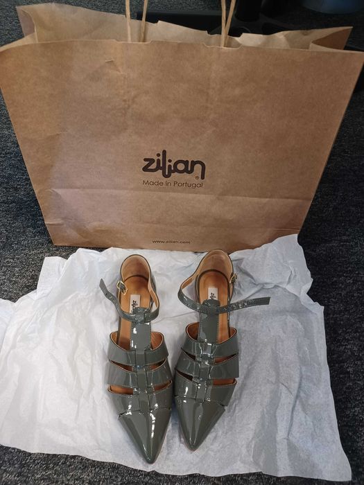 Sapatos Zilian rasos, verniz
