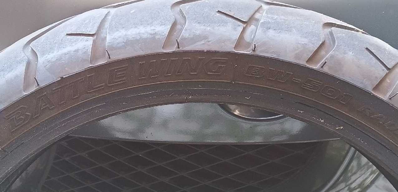 Pneu da frente Bridgestone Battle Wing BW501 para NC 750X