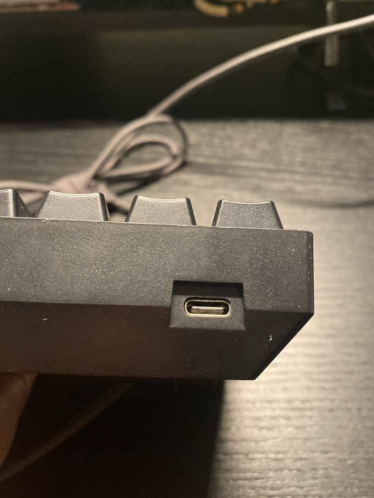 Teclado mecânico brown switches (60%)