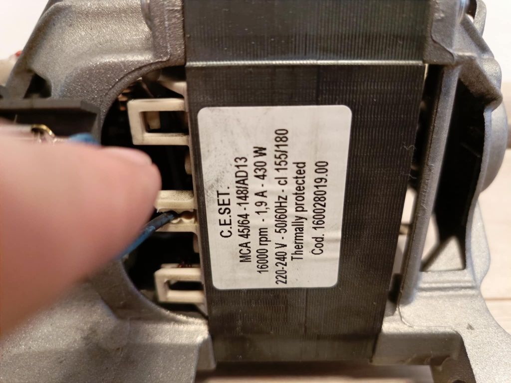 Części pralki Indesit BWUA51052