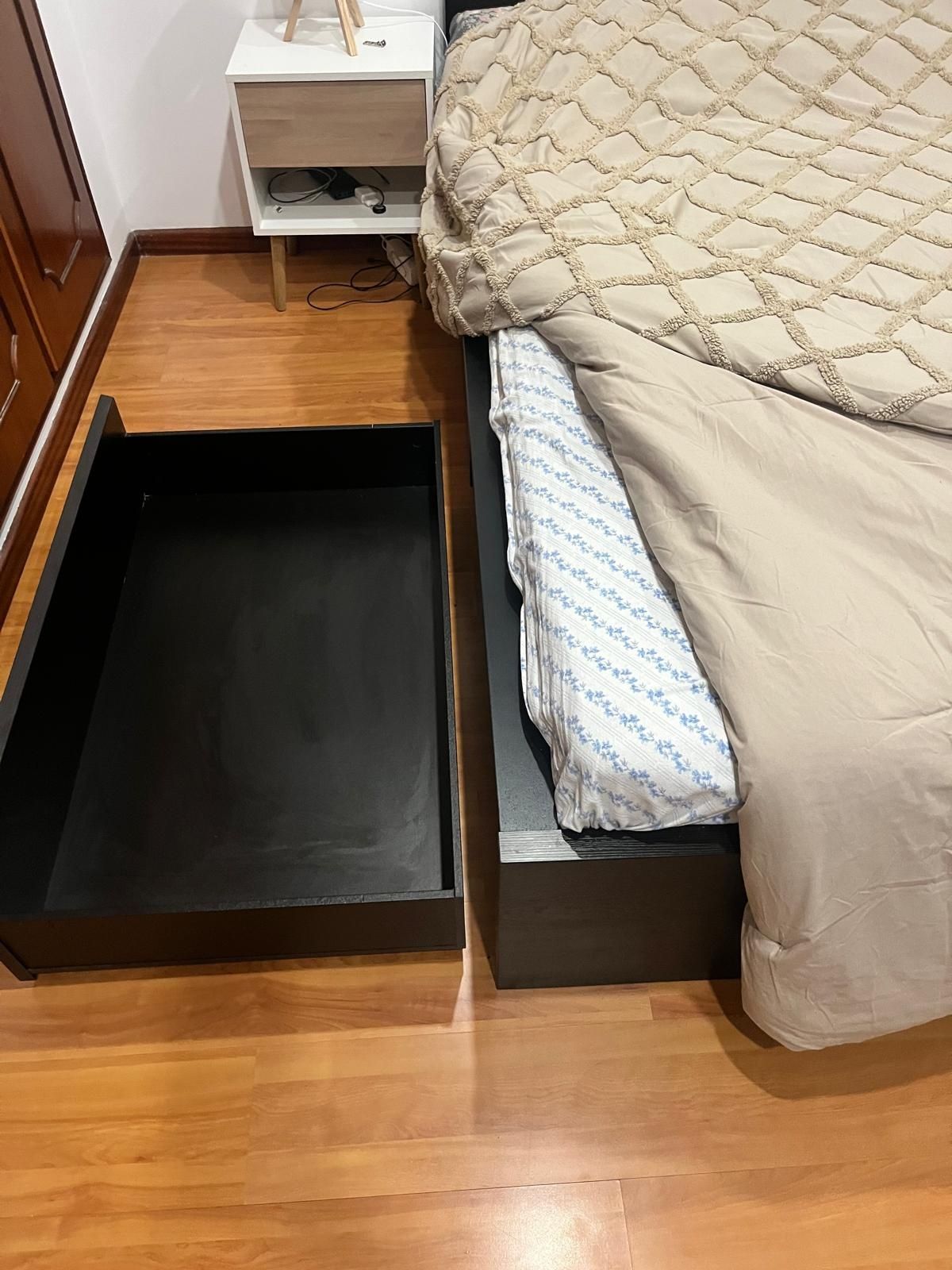 Cama de casal, MALM IKA.