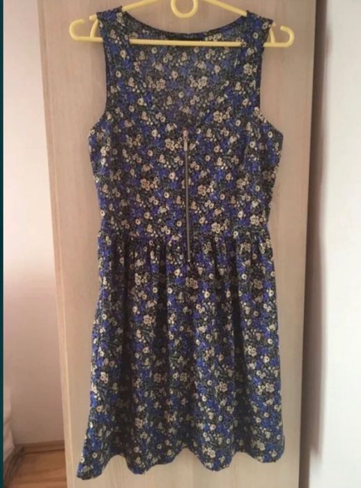 Zwiewna sukienka na lato na codzień w kwiaty New Look 36 S