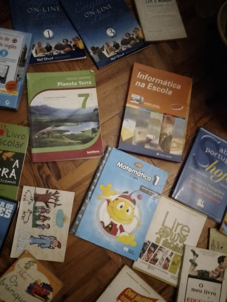 Vários Manuais saldos a partir da Pré até ao 10-Ano e outros Desde 2E.
