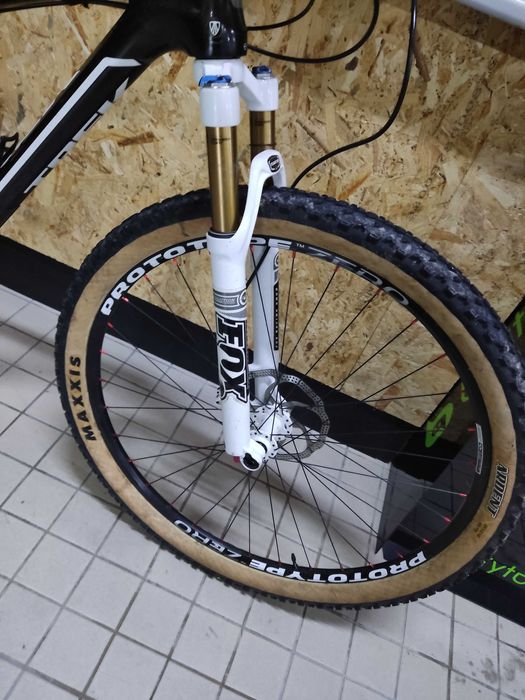 Trek carbono 1x11 roda 29 agora so 1000