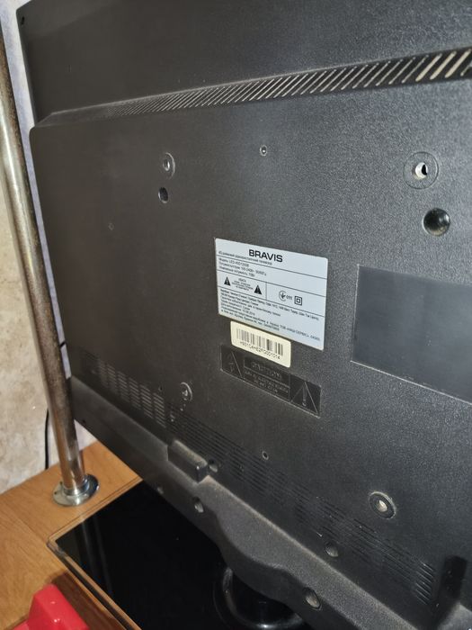 Телевізор BRAVIS 42 дюйма