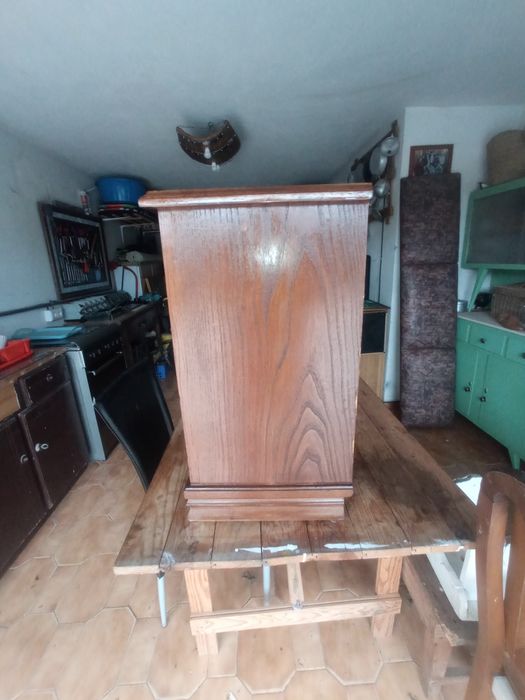 Mesa de cabeceira em madeira